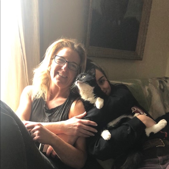 Meet your Posher, Leena!💃❤️ - Picture 5 of 12